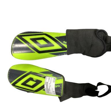 Used Umbro CERAMICA 2.0 Soccer Shin Guards Junior Neon Green MD 11479-S000401238