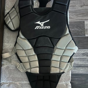 Mizuno Youth Catcher's Chest Protector (Used)