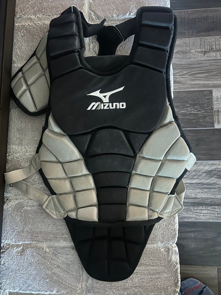 Mizuno Youth Catcher's Chest Protector (Used)