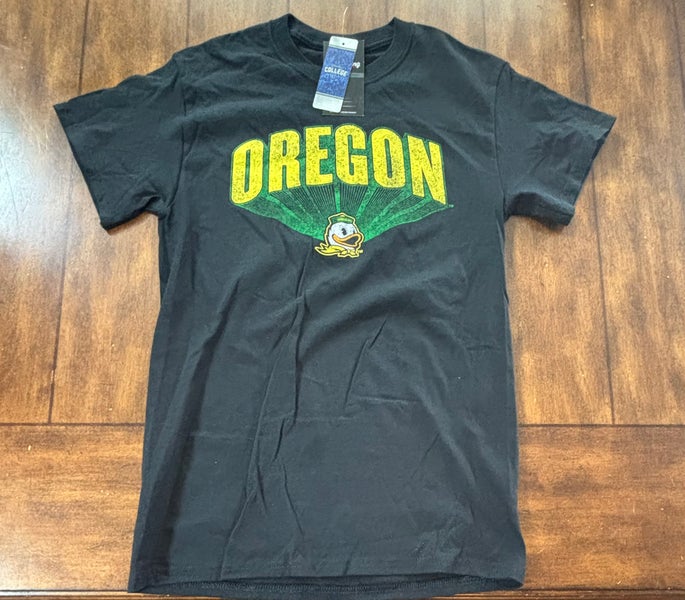 Captivating Men’s Oregon Ducks T-Shirt Size S Small Short Sleeve Black Logo