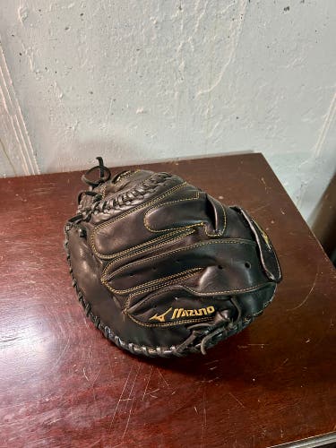 Mizuno RHT Catcher's MVP Prime Softball Glove 34" (Used)
