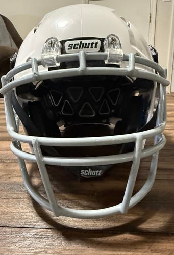 Large Youth Vengeance A11 Helmet (Used)