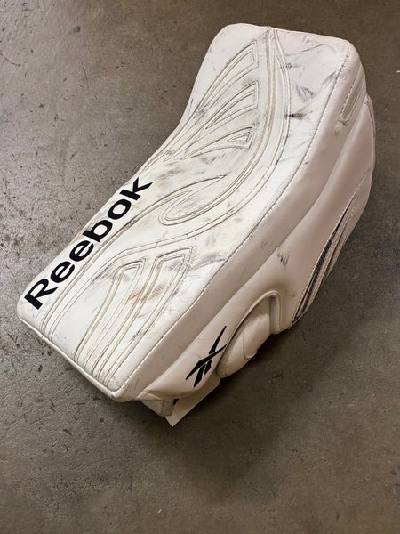White Senior Reebok Larceny Goalie Gloves & Blockers Regular (Used)