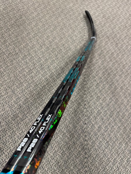2-Pack Bauer Twitch  40 Flex P28 Curve Right Hand sticks