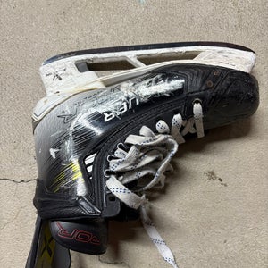 2023 Bauer Vapor Hyperlite 2 Hockey Skates 10.5 (Used)