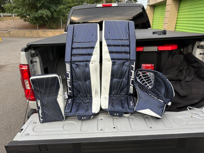 35"  2024 True Catalyst PX3 Regular Goalie Full Set Pro Stock (Used)