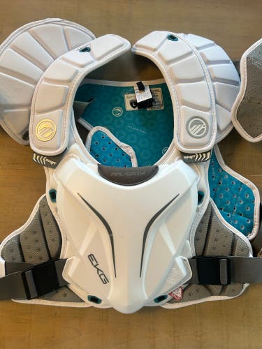 Brand New Maverick Shift Shoulder Pads Size Large (NEW)
