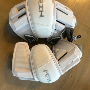 Maverick Elbow Bads Brand New