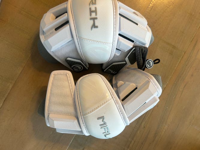 Maverick Elbow Bads Brand New