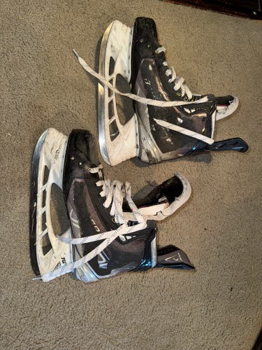 2021 Bauer Vapor Hyperlite Hockey Skates Pro Stock 10.5 (Used)