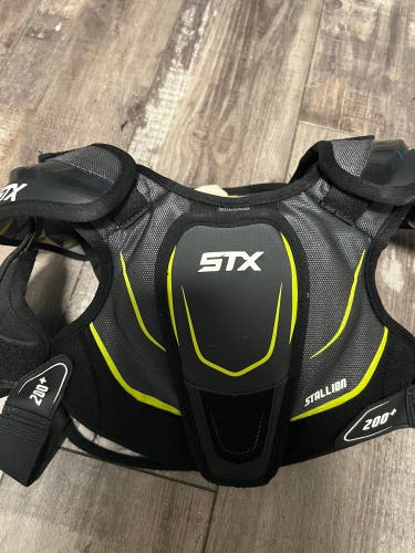 Youth Medium STX Stallion 200 Shoulder Pads (Used)