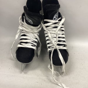 Used Bauer VAPOR AGILITY Junior Hockey Skate Junior 04 11851-S000036481