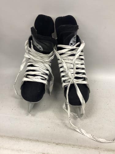 Used Bauer VAPOR AGILITY Junior Hockey Skate Junior 04 11851-S000036481