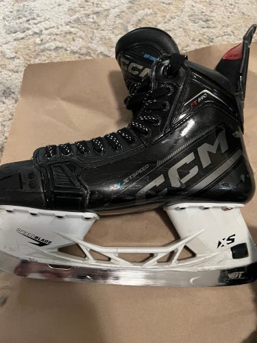 2024 CCM JetSpeed FT690 Hockey Skates Regular Width 9 (Used) EXTRA STEP STEEL RUNNERS