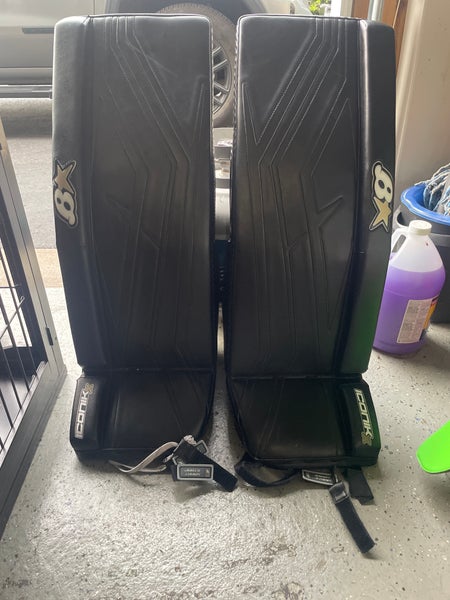 32"  Brian's Iconik X Goalie Leg Pads  (Used)