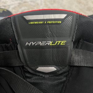 Intermediate Large Bauer Vapor Hyperlite Hockey Pants (Used)