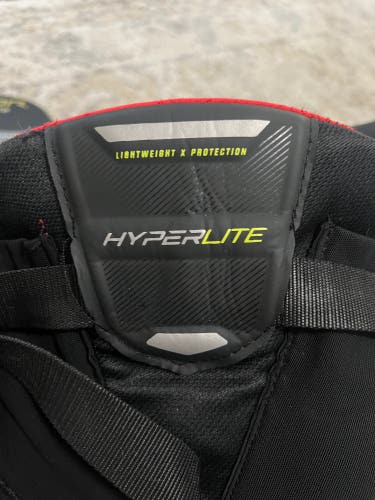 Intermediate Large Bauer Vapor Hyperlite Hockey Pants (Used)