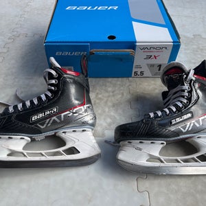 Bauer Vapor 3X Hockey Skates  Size 5.5 (Used)