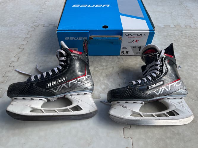 Bauer Vapor 3X Hockey Skates  Size 5.5 (Used)
