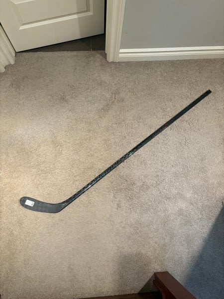 Senior Bauer Twitch Right Handed Hockey Stick P28 Pro Stock (Used)