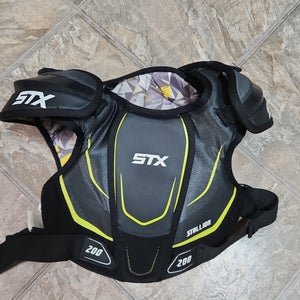 Medium Adult STX Stallion 200 Shoulder Pads (Used)