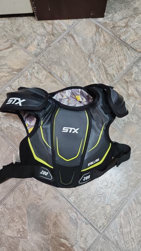Medium Adult STX Stallion 200 Shoulder Pads (Used)