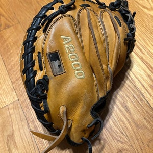 Wilson RH Catcher's A2000 Baseball Glove 32.5" (Used)