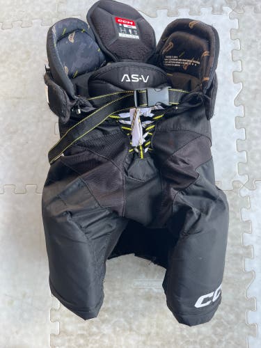 Men's Small Senior CCM Tacks AS-V Hockey Pants (Used)
