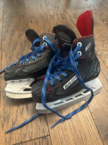 Bauer Hockey Skates 10 (Used)
