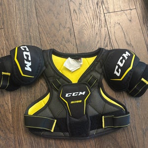 Youth Large CCM Tacks 3092 Shoulder Pads (Used)