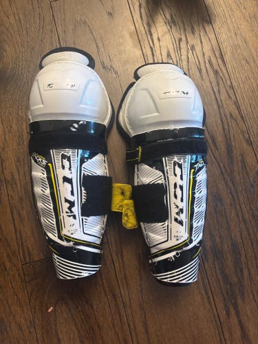 Youth CCM Super Tacks AS1 9" Shin Pads (Used)