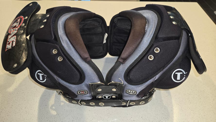 Youth Small Shoulder Pads (Used)