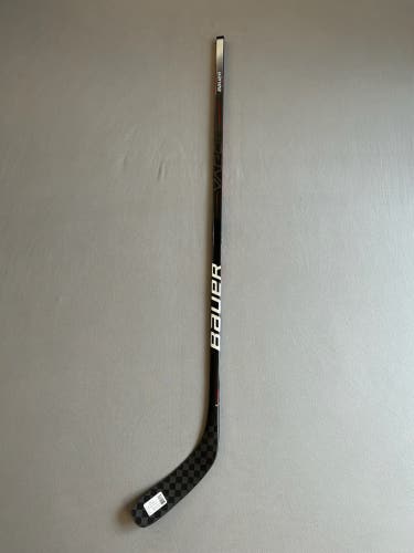 New 77 Flex P88 Senior Bauer Vapor League Right Hand Pro Stock Hockey Stick