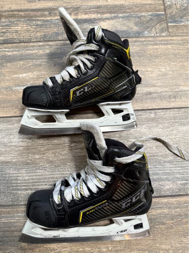 Junior CCM Super Tacks 9370 Hockey Goalie Skates Size 3.0 (Used)