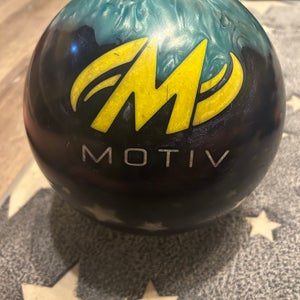 Motiv bowling ball