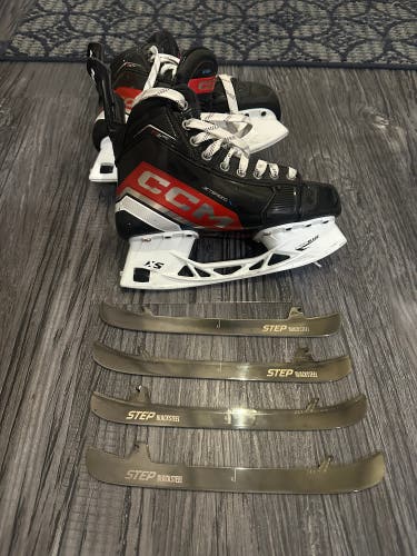 CCM JetSpeed FT6 Pro Hockey Skates Regular Width Size 5 (Used)