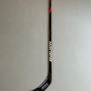 New 87 Flex P92M Senior Bauer Vapor League Right Handed Pro Stock Hockey Stick