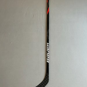 New 95 Flex P28 Senior Bauer Vapor League Right Hand Pro Stock Hockey Stick