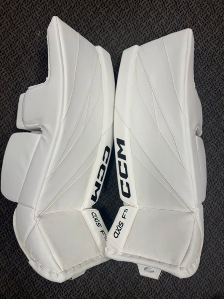 CCM AXIS F5 28” +1 Goal Pads