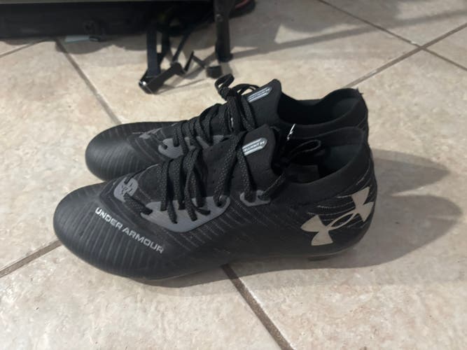 Black Unisex Size M 10.5 (W 11.5) Under Armour Cleats (Used)