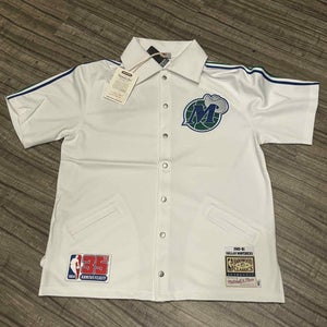Dallas Mavericks Mitchell & Ness NBA Authentic Shooting Shirt, Size Adult Medium