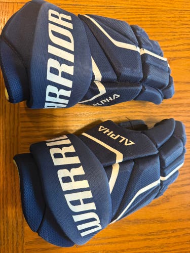 Warrior Alpha LX2 11” Hockey Glove