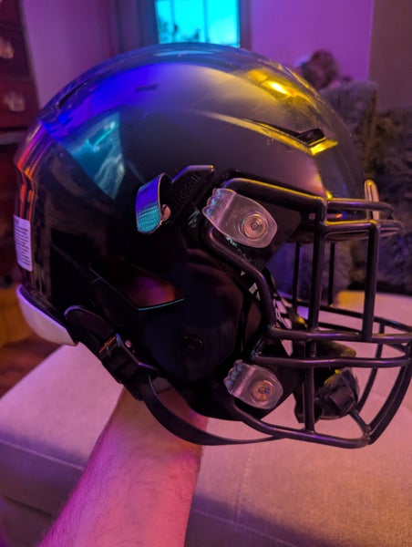 Person Speedflex Large Adult Riddell SpeedFlex Helmet | SidelineSwap | Buy and Sell on ...
