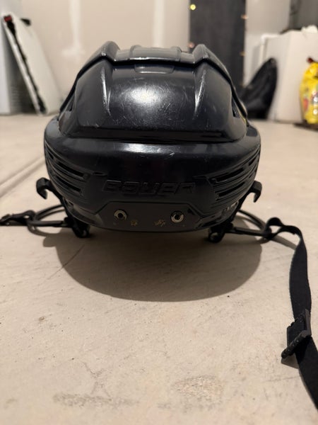 Medium Bauer Re-Akt 200 Helmet (Used)