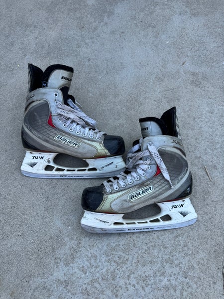 Bauer Vapor X30 Hockey Skates Regular Width 9 (Used)