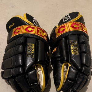 CCM Custom 4-roll Gloves 15" Pro Stock (Used)