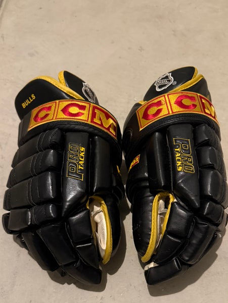 CCM Custom 4-roll Gloves 15" Pro Stock (Used)