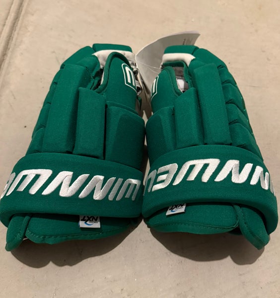 Winnwell Classic 4-Roll Gloves 15" (New)