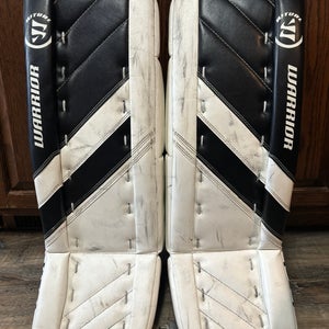 24"  Warrior Ritual G4 Goalie Leg Pads (Used)