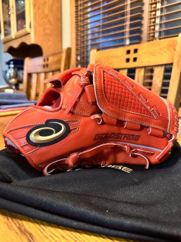 Rare Japanese ASICS Gold Stage glove